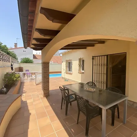 וילה Casa Familiar Con Piscina Privada En Torroella De Montgri, Cerca De La Playa - Hisp-7-44 *