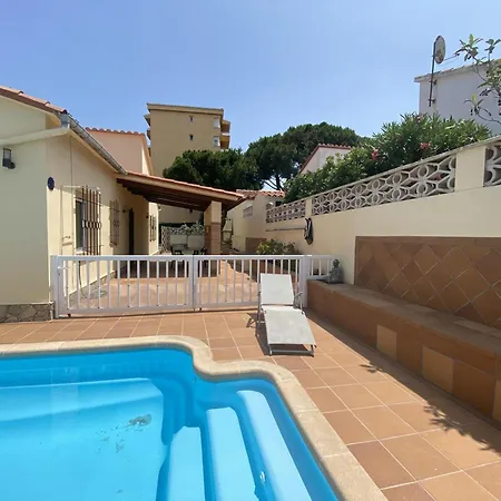 Casa Familiar Con Piscina Privada En Torroella De Montgri, Cerca De La Playa - Hisp-7-44 * Torroella de Montgrí