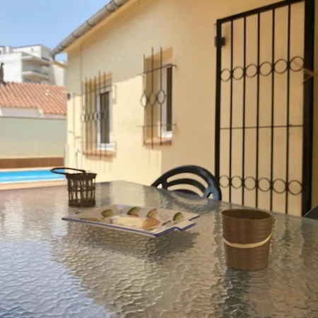 וילה Casa Familiar Con Piscina Privada En Torroella De Montgri, Cerca De La Playa - Hisp-7-44 *