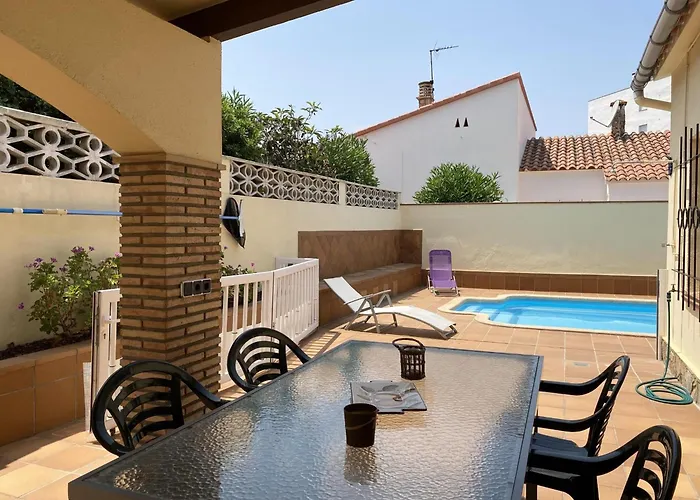 Casa Familiar Con Piscina Privada En Torroella De Montgri, Cerca De La Playa - Hisp-7-44 וילה *