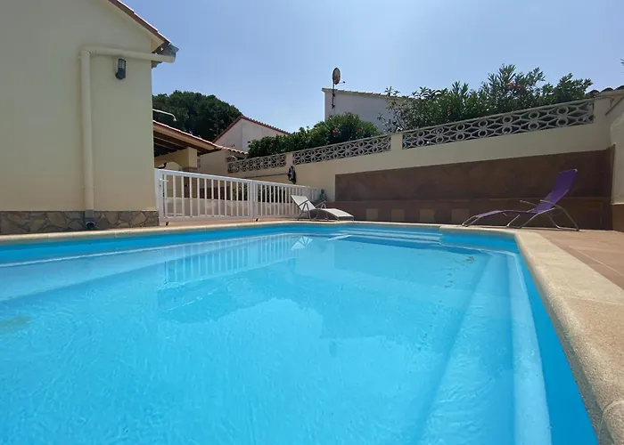 וילה Casa Familiar Con Piscina Privada En Torroella De Montgri, Cerca De La Playa - Hisp-7-44 *