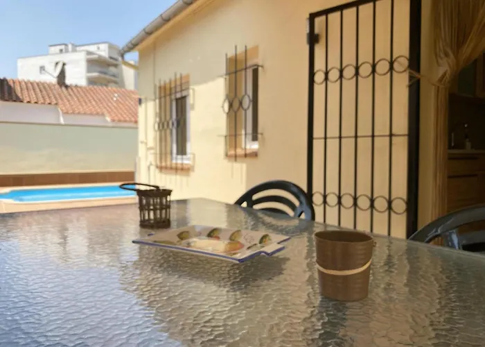 וילה Casa Familiar Con Piscina Privada En Torroella De Montgri, Cerca De La Playa - Hisp-7-44 *