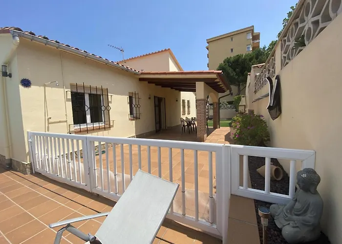 Casa Familiar Con Piscina Privada En Torroella De Montgri, Cerca De La Playa - Hisp-7-44 וילה *